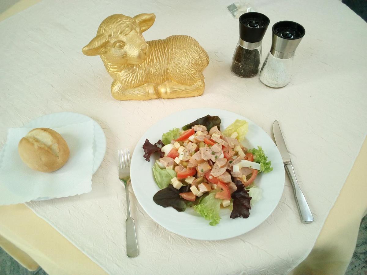 Hotel-Restaurant Goldenes Lamm Dinkelsbühl Esterno foto