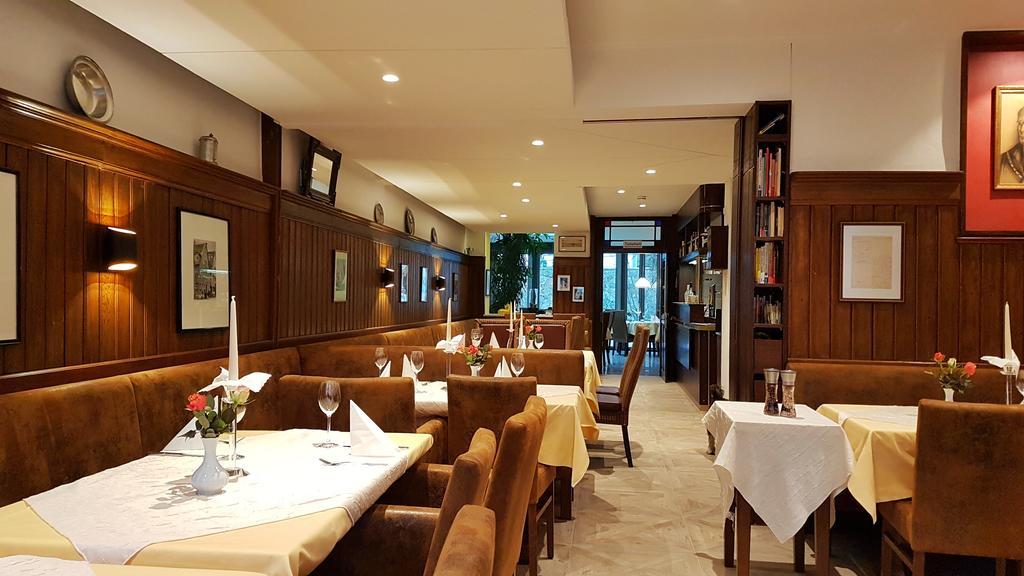 Hotel-Restaurant Goldenes Lamm Dinkelsbühl Esterno foto