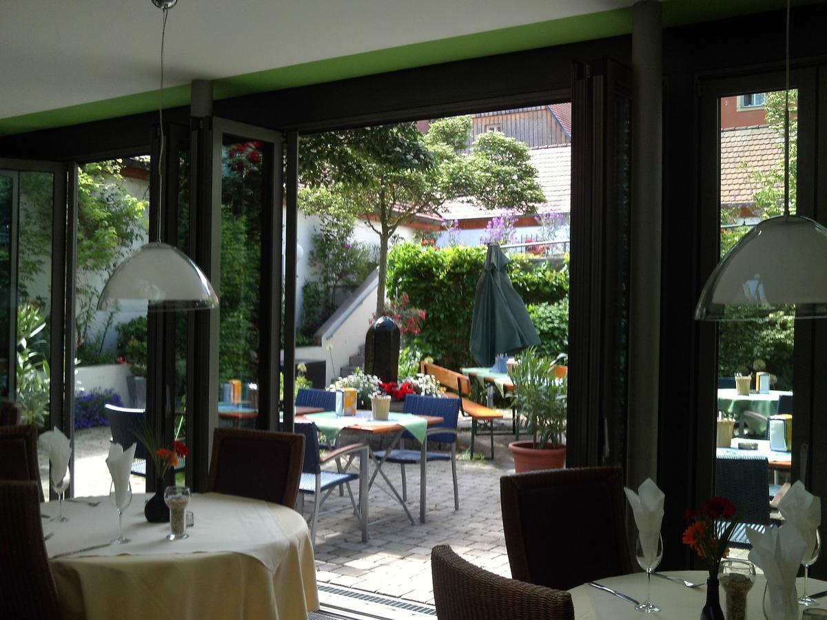 Hotel-Restaurant Goldenes Lamm Dinkelsbühl Esterno foto