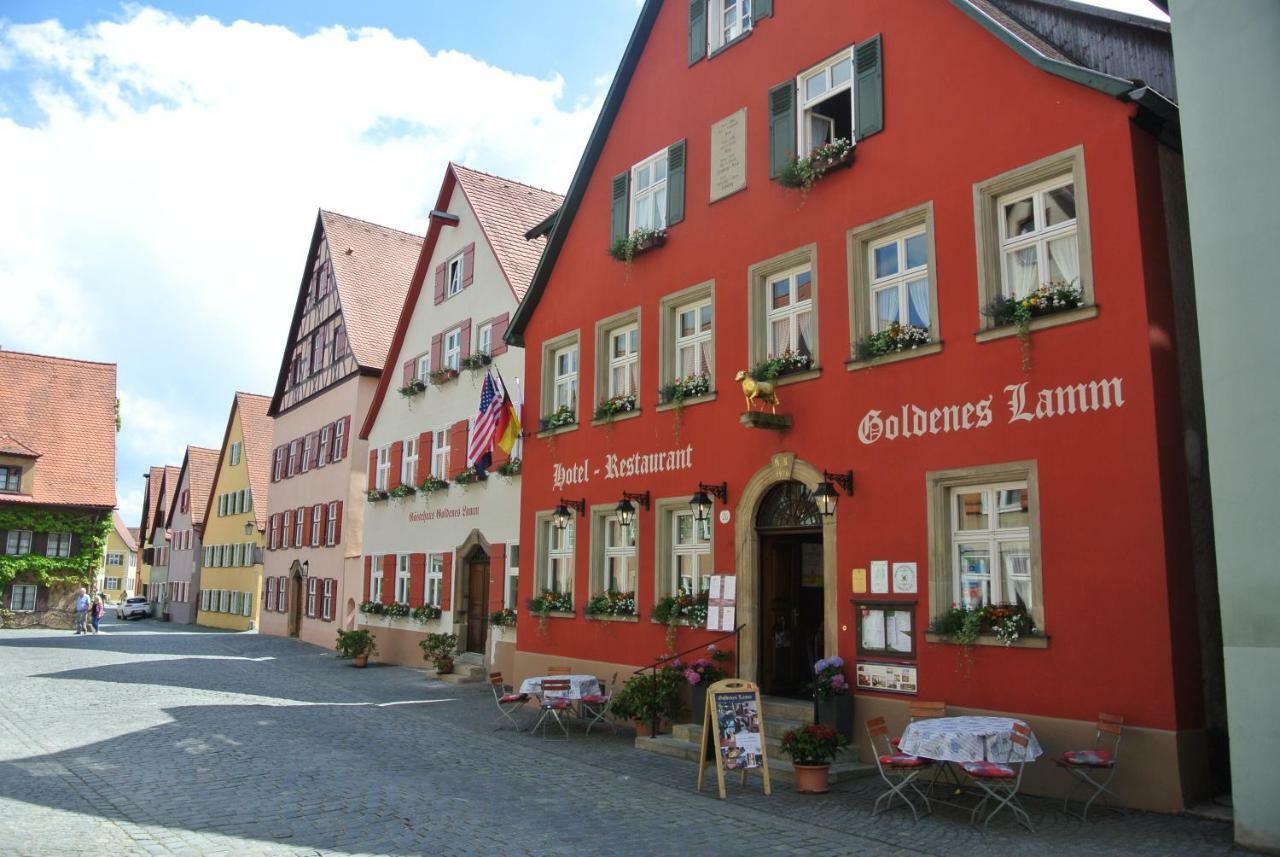 Hotel-Restaurant Goldenes Lamm Dinkelsbühl Esterno foto