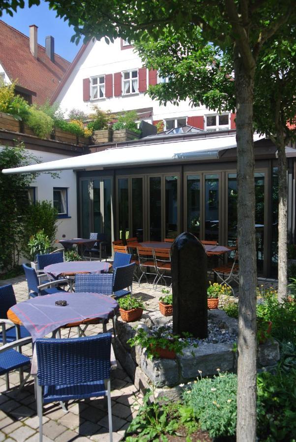 Hotel-Restaurant Goldenes Lamm Dinkelsbühl Esterno foto